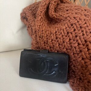 Vintage CHANEL Kisslock Wallet